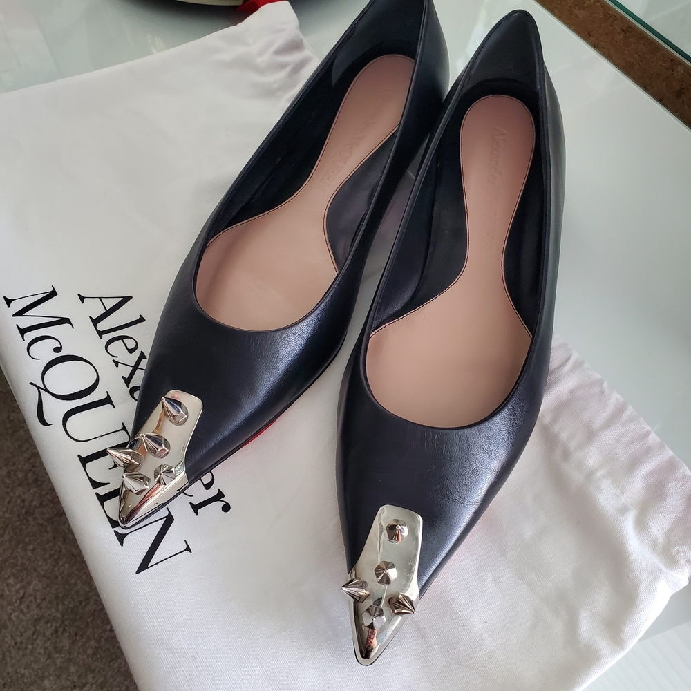 Alexander McQueen Women's Black Leather Pointed Flats with Silver Stud Toe Sz 11 - Picture 7 of 7